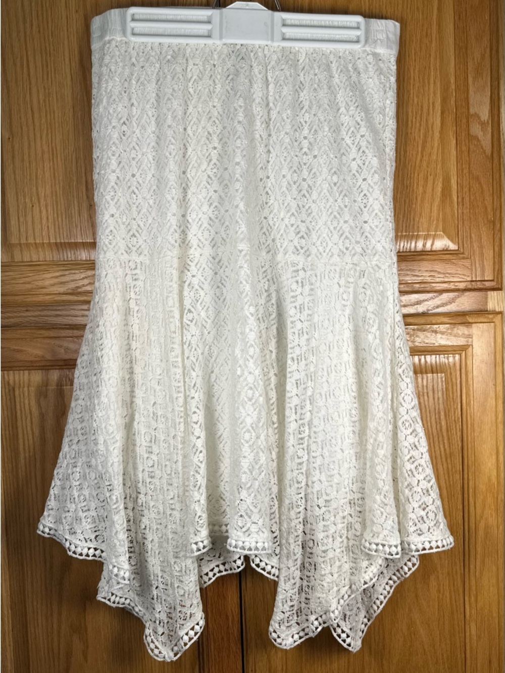 Studio West White Lace Asymmetrical Handkerchief Hem Skirt